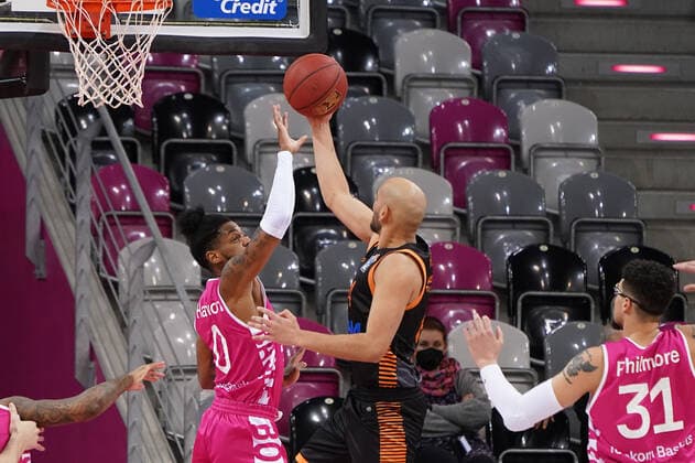 GER, Easycredit BBL, Telekom Baskets Bonn vs RASTA Vechta 27 02 2021, Telekom Dome, Bonn, GER, Easycredit BBL, Telekom Baskets Bonn vs RASTA Vechta, in picture Alex Hamilton Telekom Bonn 0 , in duel against Stefan PENO Rasta Vechta 4 , nordphotoxGmBHx xMeuter nph00351