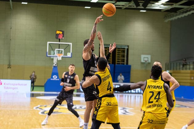 Marcus Tyus Science City Jena, 23 Mirjan Broening Tigers Tübingen, 4 Roland Nyama Tigers Tübingen, 24 ¨¨¨Tigers Tübingen vs Science City Jena, 2 Basketball, Bundesliga, Pro A, Barmer 2 Basketball, Matchday 13, Season 2020 2021, 27 02 2021, ¨¨ Tigers Tübingen Science City Jena, Basketball, 2 Bundesliga, Barmer 2 Basketball, Matchday 13, Season 2020 2021, 27 02 2021 Rottenburg am Neckar. Copyright: xDennisxDuddek xEibnerxPressefotox EP_DDU