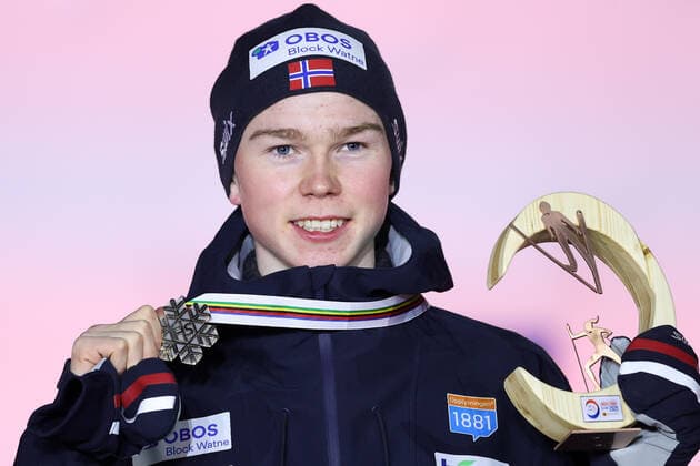 NORDIC SKIING - FIS Nordic World Ski Championships Oberstdorf 2021 OBERSTDORF,GERMANY,27.FEB.21 - NORDIC SKIING, NORDIC COMBINED - FIS Nordic World Ski Championships, men, award ceremony. Image shows the rejoicing of Jens Luraas Oftebro (NOR). Keywords: medal. GEPAxpictures xChristianxWalgram
