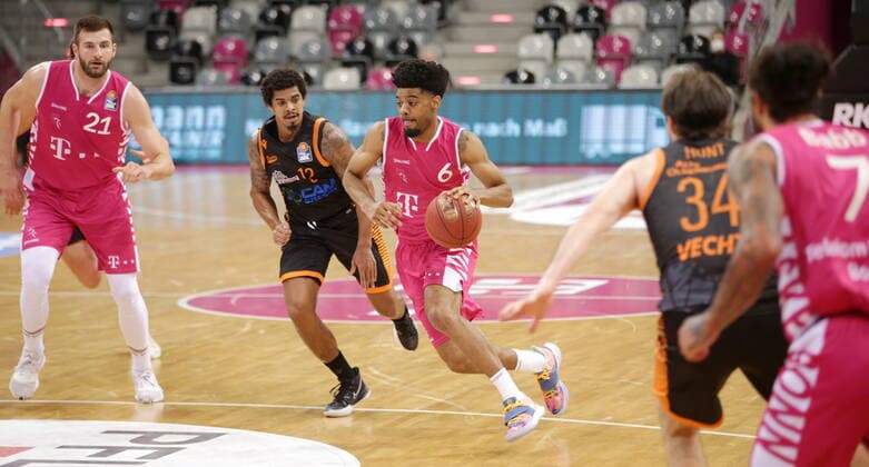 Jalen Hudson Telekom Baskets Bonn vs Edgar Sosa RASTA Vechta easyCredit BBL 1 Bundesliga , Season 2020 2021 , Matchday 21