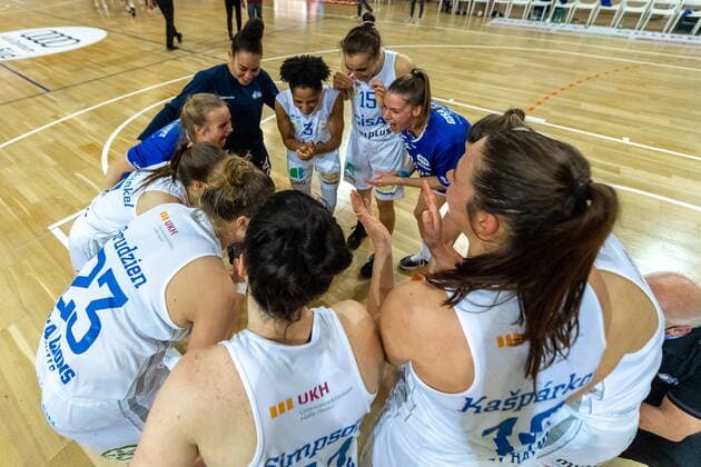 Cheering after the victory GISA Lions SV Halle vs SNP BasCats USC Heidelberg Basketball 1 Bundesliga ERDGAS Sportarena Halle Saale 27 02 2021 Photo Holger John Sachsen Anhalt Germany ERDGAS Sportarena Halle Saale