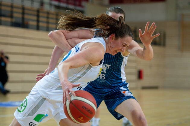 Barbora Kasparkowa 10, GISA Lions SV Halle vs Alexandra Rose Willinger Heidelberg GISA Lions SV Halle vs SNP BasCats USC Heidelberg Basketball 1 Bundesliga ERDGAS Sportarena Halle Saale 27 02 2021 Photo Holger John Sachsen Anhalt Germany ERDGAS Sportarena Halle Saale