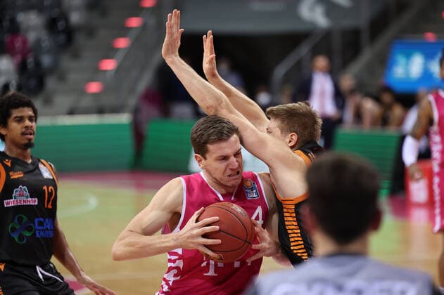 GER, Easycredit BBL, Telekom Baskets Bonn vs RASTA Vechta 27 02 2021, Telekom Dome, Bonn, GER, Easycredit BBL, Telekom Baskets Bonn vs RASTA Vechta, pictured Strahinja Micovic Telekom Bonn 4 , Edgar Sosa Rasta Vechta 12 , nordphotoxGmBHx xMeuter nph00351