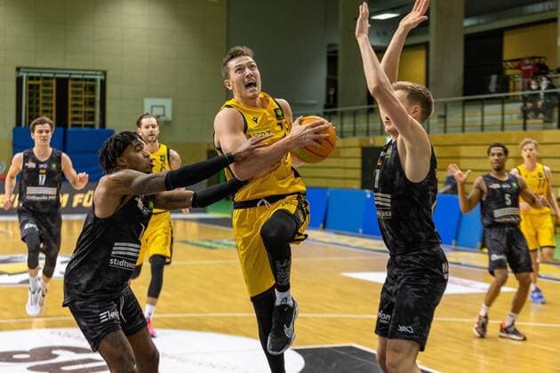 Kasey Hill Science City Jean, 1 Ryan Mikesell Tigers Tübingen, 33 Robin Lodders Science City Jena 11 ¨¨¨Tigers Tübingen vs Science City Jena, 2 Basketball, Bundesliga, Pro A, Barmer 2 Basketball, Spieltag 13, Spielzeit 2020 2021, 27 02 2021, ¨¨ Tigers Tübingen Science City Jena, Basketball, 2 Bundesliga, Barmer 2 Basketball, Spieltag 13, Spielzeit 2020 2021, 27 02 2021 Rottenburg am Neckar. Copyright: xDennisxDuddek xEibnerxPressefotox EP_DDU