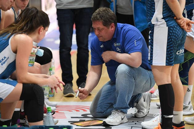 Halle, Germany 27 February 2021 1 BBL Women 2020 2021 Gisa Lions SV Halle vs USC Heidelberg picture middle coach Dennis Czygan Heidelberg Erdgas Sportarena Sachsen Anhalt Copyright: xFotostandx xxBallaschx