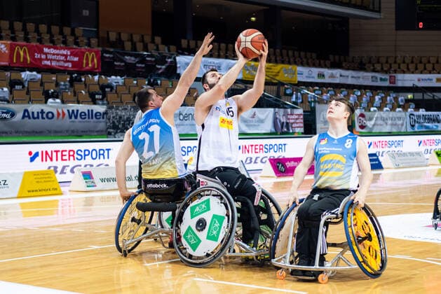 RBBL RSV Lahn Dill Baskets 96 Rahden, 27 02 21 Michael Auprince 15 RSV Lahn Dill , Kallum Stafford 8 Baskets 96 Rahden , Elvis Fakic 27 Baskets 96 Rahden Rittal Arena, Wetzlar, 27 02 21 Copyright: xBEAUTIFULxSPORTS Roeczeyx