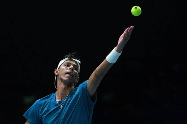 (210228) -- SINGAPORE, Feb. 28, 2021 -- Alexei Popyrin of Australia serves during the men s singles final against Alexander Bublik of Kazakhstan at the Singapore Tennis Open tournament in Singapore on Feb. 28, 2021. (Photo by Xinhua) (SP)SINGAPORE-TENNIS-SINGAPORE OPEN-MEN S SINGLES ThenxChihxWey 