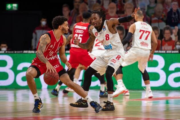 Nick Weiler Babb 0 FC Bayern , Robert Lowery 8 s Oliver Wuerzburg , FC Bayern Basketball vs s Oliver Wuerzburg, BBL, 28 02 2021 Muenchen Bayern Germany Copyright: xkolbert-press UlrichxGamelx