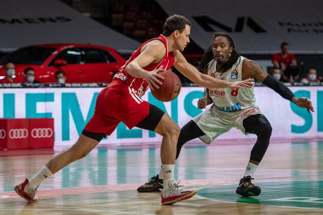 Zan Mark Sisko 31 FC Bayern , Robert Lowery 8 s Oliver Wuerzburg , FC Bayern Basketball vs s Oliver Wuerzburg, BBL, 28 02 2021 Muenchen Bayern Germany Copyright: xkolbert-press UlrichxGamelx