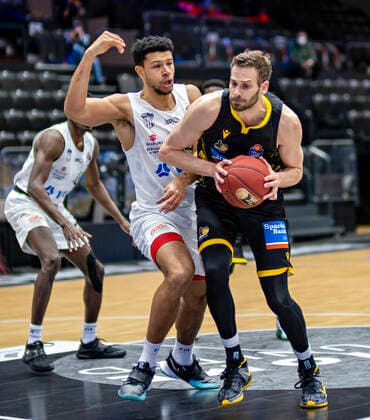 Marvin Ogunsipe Towers , Jonas Wohlfarth Bottermann MHP Basketball Bundesliga, easyCredit BBL, season 2020 2021, 21 matchday 28 02 21, Hamburg Wilhelmsburg, Hamburg Towers vs MHP Riesen Ludwigsburg Â