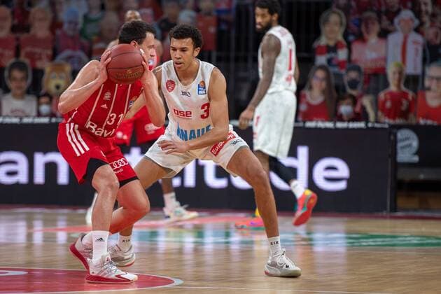 Zan Mark Sisko 31 FC Bayern , Tyson Ward 3 s Oliver Wuerzburg , FC Bayern Basketball vs s Oliver Wuerzburg, BBL, 28 02 2021 Muenchen Bayern Germany Copyright: xkolbert-press UlrichxGamelx