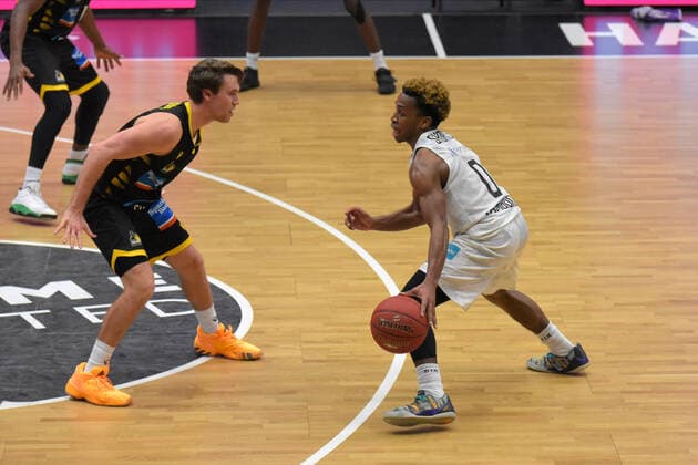 Basketball I Mens I 2020 2021 Season I easyCredit Bundesliga I 21 Matchday I Hamburg Towers MHP RIESEN Ludwigsburg I 28 02 2021 Jordan Hulls 1, Ludwigsburg , TJ Shorts 0, Towers Hamburg edel optics de Arena, Kurt Emmer Hamburg Germany. Copyright: xLobeca RobertoxSeidelx
