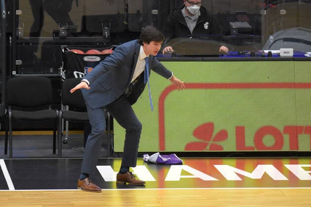 Basketball I Men I Season 2020 2021 I easyCredit Bundesliga I 21 Matchday I Hamburg Towers MHP RIESEN Ludwigsburg I 28 02 2021 Pedro Calles Towers, Head Coach Hamburg edel optics de Arena, Kurt Emmer Hamburg Germany Copyright: xLobeca RobertoxSeidelx