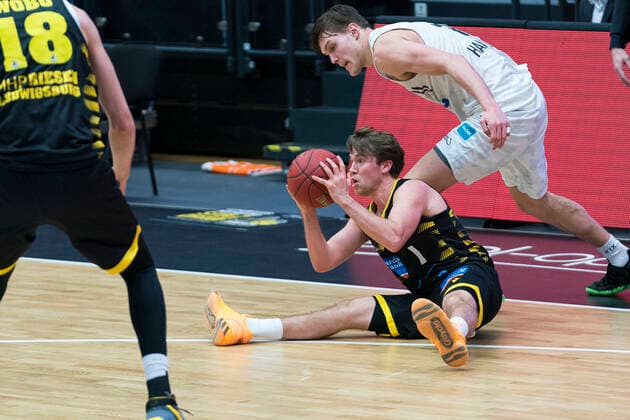 easyCredit Basketball Bundesliga, Hamburg, 28 02 2021 easyCredit Basketball Bundesliga, Hamburg Towers vs MHP Riesen Ludwigsburg, intense game here by Jordan Hulls 1 MHP RIESEN Ludwigsburg. Copyright: xBEAUTIFULxSPORTS Mohwinkelx