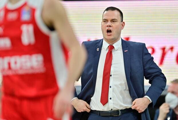 BAMBERG 28 02 2021 basketball easycredit 1 basketball Bundesliga 21 matchday Brose Bamberg vs Fraport Skyliners Frankfurt head coach Johan Roijakkers Brose Bamberg gives instruction photo Hans Martin Issler isslerimages Brose Bamberg vs Fraport Skyliners Frankfurt