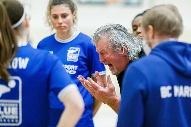 Hannover, Germany 28 February 2021 1 BBL Women 2020 2021 TK Hannover vs BC Pharmaserv Marburg Coach Christoph Wysocki Marburg addresses his team Sporthalle Birkenstraße Niedersachsen Copyright: xFotostandx xxMattheyx