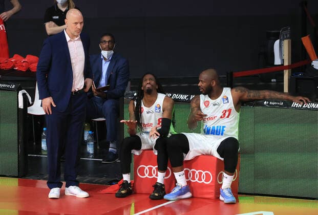 28 02 2021, BBL, FC Bayern vs Wuerzburg S Oliver, Audi Dome Muenchen, basketball, sports, pictured Denis Wucherer, Robert Lowery S Oliver Wuerzburg and Murphy Holloway S Oliver Wuerzburg.