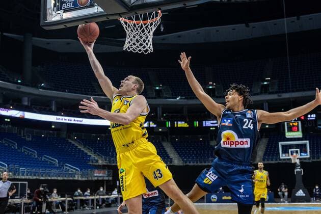 Basketball Berlin 28 02 2021 Season 2020 2021 1 Bundesliga easyCredit BBL Alba Berlin HAKRO Merlins Crailsheim Luke Sikma Alba Berlin, No 43 Jeremy Jones Crailsheim, No 24