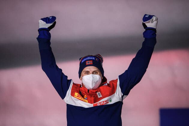 210228 Silver medalist Simen Hegstad Krüger of Norway of Norway at the Medal ceremony for the men crosss cross country skiing skiathlon during the FIS Nordic Ski World Championships on February 28, 2021 in Oberstdorf Photo Johanna Lundberg BILDBYRAN kod JL JL0087 skidor cross country skiing langrenn fis nordic world ski championships vm ski vm skid vm 4 bbeng norge silver,  Copyright: JOHANNAxLUNDBERG BB210228JL146