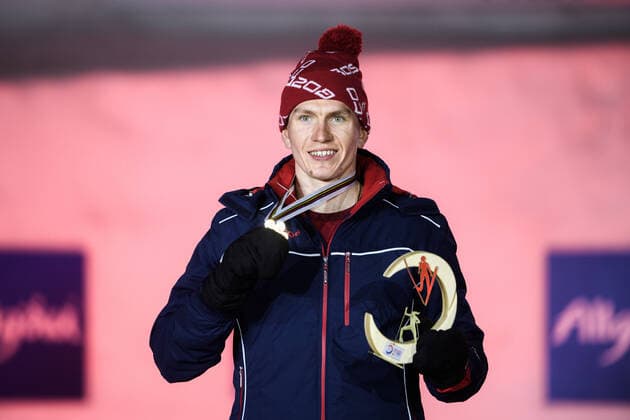 210228 Gold medalist Alexander Bolshunov of Russia at the Medal ceremony for the men crosss cross country skiing skiathlon during the FIS Nordic Ski World Championships on February 28, 2021 in Oberstdorf Photo Johanna Lundberg BILDBYRAN kod JL JL0087 skidor cross country skiing langrenn fis nordic world ski championships world cup ski world cup world cup 4 bbeng norway gold,  Copyright: JOHANNAxLUNDBERG BB210228JL150