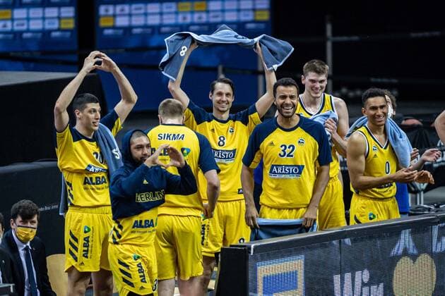 Basketball Berlin 28 02 2021 Season 2020 2021 1 Bundesliga easyCredit BBL Alba Berlin HAKRO Merlins Crailsheim Jubel Alba about the victory.