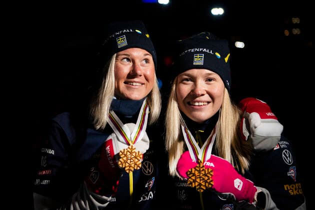 210228 Gold medalists Maja Dahlqvist and Jonna Sundling of Sweden poses for a portrait at the Medal ceremony for the women s cross country skiing team sprint during the FIS Nordic Ski World Championships on February 28, 2021 in Oberstdorf Photo Johanna Lundberg BILDBYRAN kod JL JL0087 skidor cross country skiing cross country fis nordic world ski championships world cup world cup world cup world championship 4 bbeng gold medal sweden,  Copyright: JOHANNAxLUNDBERG BB210228JL160