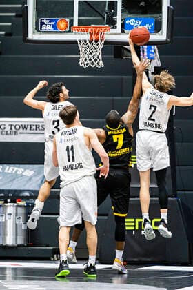 Max DiLeo Towers , Maik Kotsar Towers , Jamel McLean MHP , Jordan Swing Towers Basketball Bundesliga, easyCredit BBL, season 2020 2021, 21 match day 28 02 21, Hamburg Wilhelmsburg, Hamburg Towers vs MHP Riesen Ludwigsburg Â