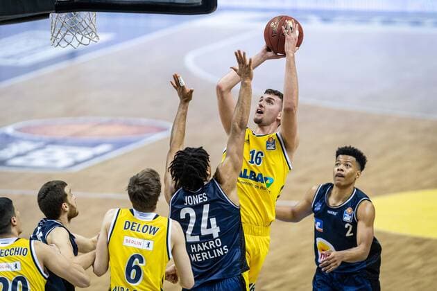 Basketball Berlin 28 02 2021 Season 2020 2021 1 Bundesliga easyCredit BBL Alba Berlin HAKRO Merlins Crailsheim Kresimir Nikic Alba Berlin, No 16 Jeremy Jones Crailsheim, No 24