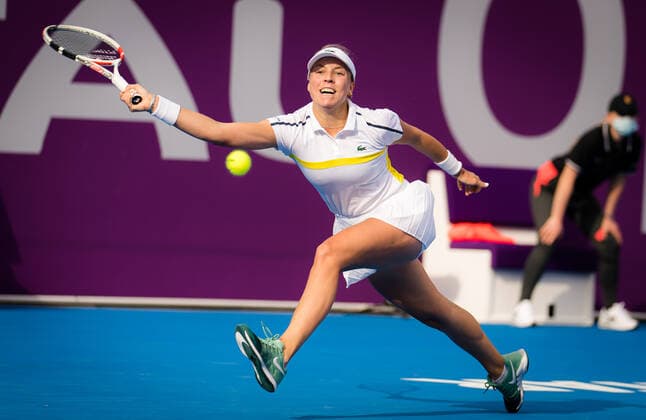 March 1, 2021, Doha, Qatar: Anett Kontaveit of Estonia in action during her first-round match at the 2021 Qatar Total Open WTA, Tennis Damen 500 tournament against Jennifer Brady of the United States DOHA QATAR - ZUMAa181 20210301_zaa_a181_030 Copyright: xRobxPrangex