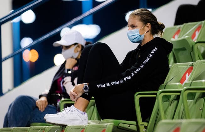 March 2, 2021, DOHA, QATAR: Karolina Pliskova of the Czech Republic watches sister Kristyna at the 2021 Qatar Total Open WTA, Tennis Damen 500 tournament DOHA QATAR - ZUMAa181 20210302_zaa_a181_144 Copyright: xRobxPrangex
