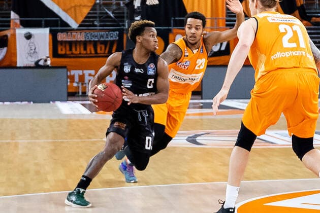 TJ Shorts Hamburg Towers 0 , Troy Caupain Ratiopharm Ulm 23 GER, Ratiopharm Ulm vs Hamburg Towers, easycredit 1 Bundesliga Basketball, 20 Matchday, Season 2020 21, 03 03 2021 Ratiopharm Ulm vs BG Goettingen, 1 Basketball Bundesliga New Ulm. Copyright: xEibner-Pressefoto RogerxBuerkex EP_EER