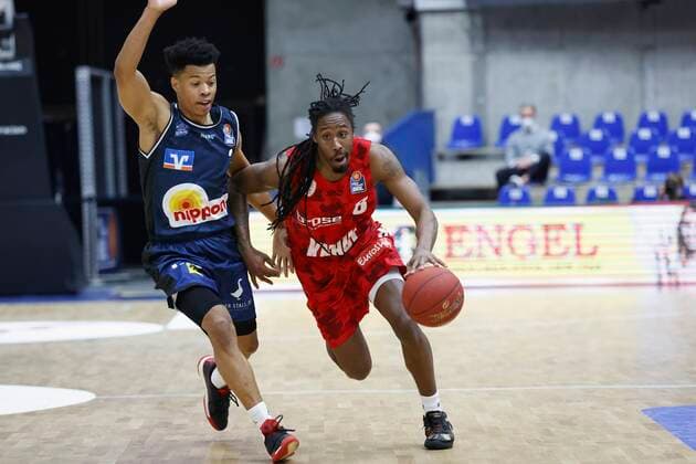 03 03 2021, Basketball, BBL 2020 2021, 20 matchday, HAKRO Merlins Crailsheim s Oliver Wuerzburg, GER, Ilshofen, Arena Hohenlohe, picture f li Trae Bell Haynes Merlins and Robert Lowery s Oliver Wuerzburg. Copyright: HMBxMedia xHeikoxBecker
