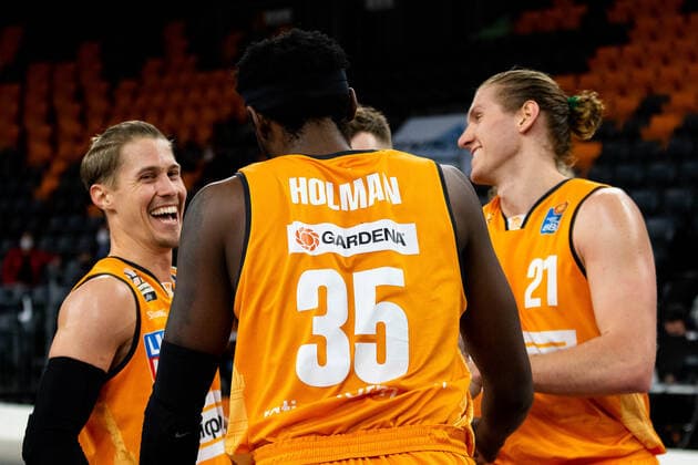 Ratiopharm Ulm wins against Hamburg Towers with 89 76 final score Thomas Klepeisz Ratiopharm Ulm 22 , Aric Holman Ratiopharm Ulm 35 , Dylan Osetkowski Ratiopharm Ulm 21 GER, Ratiopharm Ulm vs Hamburg Towers, easycredit 1 Bundesliga Basketball, 20 matchday, season 2020 21, 03 03 2021 Ratiopharm Ulm vs BG Goettingen, 1 Basketball Bundesliga New Ulm. Copyright: xEibner-Pressefoto RogerxBuerkex EP_EER