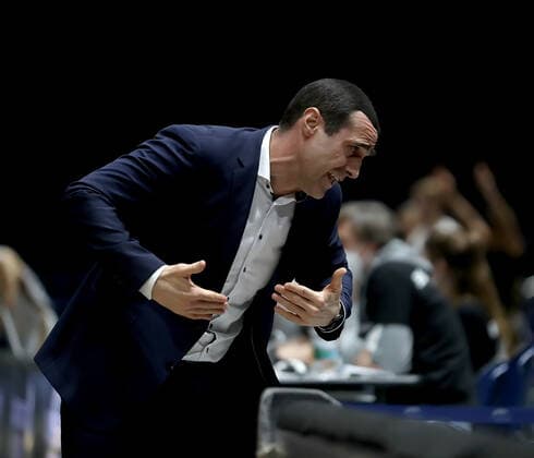 GSD zje123 season 2020 21 Easy credit Basketball Bundesliga BRA Basketball Lions Braunschweig BG Göttingen Crailsheim Göttingen coach Roel Moors.