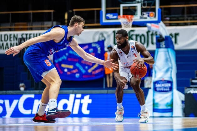 Jonathan Stark 1 Jobstairs Giessen 46ers , Marko Krstanovic 6 Syntainics MBC during the match Season 2020 2021 Men in the EasyCredit Bundesliga between Syntainics MBC and Jobstairs Giessen 46ers at Stadthalle Weissenfels on 3 March 2021 in Weissenfels, Sachsen Anhalt, Germany