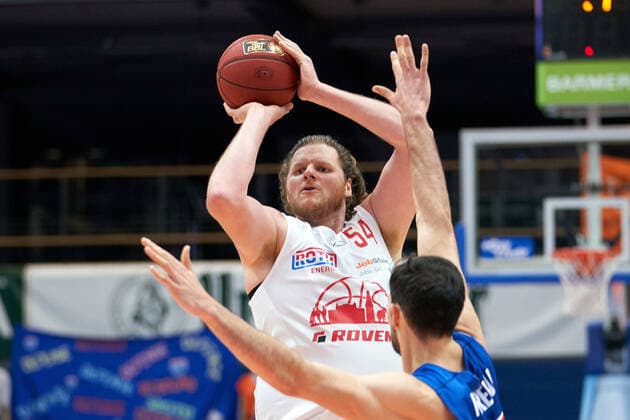 Syntainics MBC JobStairs GIESSEN 46er, Basketball, Bundesliga, Maenner, 20 Spieltag, 03 03 2021, v l John Bryant Giessen, 54 , Aleksandar Marelja MBC, 17 Syntainics MBC JobStairs GIESSEN 46er, Basketball, Bundesliga, Maenner, 20 Spieltag, 03 03 2021, Weissenfels Copyright: xSchulz Eibner-Pressefotox ep_esz