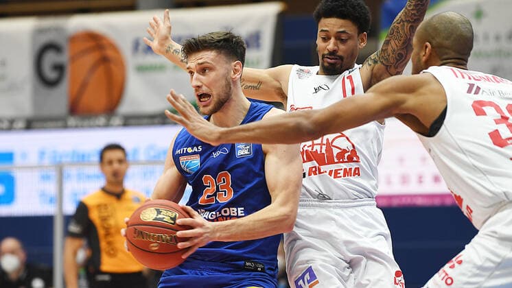 Basketball 1 Bundesliga, Season 2020 2021, 20 Matchday, Syntainics MBC Weissenfels vs JobStairs GIESSEN 46ers 03 03 2021 Duel for the ball between Michal Michalak MBC Weissenfels, backnumber 23 li and Diante Maurice Garrett Guard Giessen 46ers, backnumber 11 and gie233 during the match MBC Weissenfels vs Giessen 03 03 2021 Weissenfels Saxony Anhalt Germany Stadthalle Weissenfels
