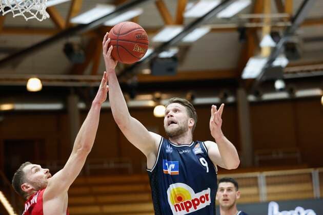 03 03 2021, Basketball, BBL 2020 2021, 20 matchday, HAKRO Merlins Crailsheim s Oliver Wuerzburg, GER, Ilshofen, Arena Hohenlohe, picture from left Felix Hoffmann s Oliver Wuerzburg and Fabian Bleck Merlins Copyright: HMBxMedia xHeikoxBecker