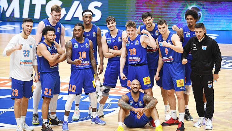Basketball 1 Bundesliga, Season 2020 2021, 20 Matchday, Syntainics MBC Weissenfels vs JobStairs GIESSEN 46ers 03 03 2021 Cheering after the 102 81 victory of Weissenfels in the game MBC Weissenfels vs Giessen 03 03 2021 See among others Michal Michalak MBC Weissenfels, back number 23 , Quinton Hooker MBC Weissenfels, back number 21 , Philipp Hartwich MBC Weissenfels, back number 12 , Anthony Barber MBC Weissenfels, back number 10 , Kyndahl Hill MBC Weissenfels, back number 11 , Nemanja Nadjfeji MBC Weissenfels, back number 8 , Vincent Friederici MBC Weissenfels, back number 30 , Sergio Kerusch MBC Weissenfels, back number 7 , Aleksandar Marelja MBC Weissenfels, backnumber 17 , Marko Krstanovic MBC Weissenfels, backnumber 6 , Deron Washinton MBC Weissenfels, backnumber 20 Weißenfels Sachsen Anhalt Germany Stadthalle Weissenfels