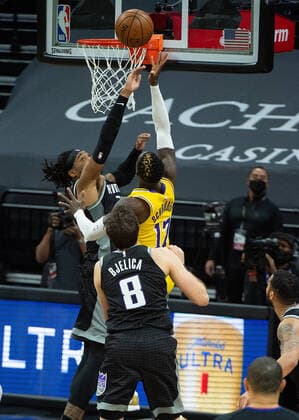 March 3, 2021, Sacramento, CA, USA: Sacramento Kings center Richaun Holmes (22) blocs Los Angeles Lakers guard Dennis Schroder (17) shot with seconds left in the fourth quarter during a game at Golden 1 Center on Wednesday, Mar. 3, 2021 in Sacramento. The Kings win 123-121. Sacramento USA - ZUMAj89_ 20210303_zaf_j89_023 Copyright: xPaulxKitagakixJr.x