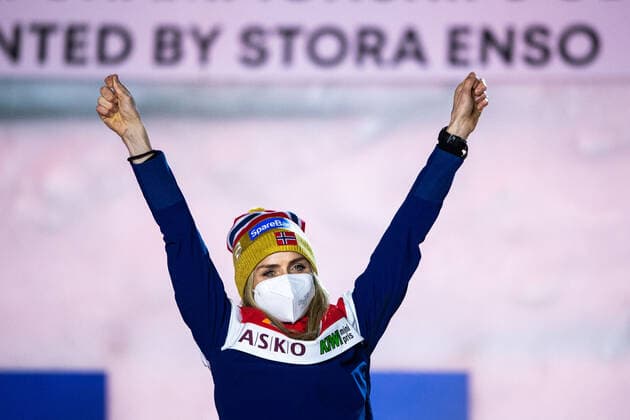 210304 Gold medalist Therese Johaug of Norway at a medal ceremony for the Women s Cross Country Skiing 10 km Free Technique during the FIS Nordic Ski World Championships on March 4, 2021 in Oberstdorf Photo Johanna Lundberg BILDBYRAN kod JL JL0096 skidor cross country skiing langrenn fis nordic world ski championships vm ski vm skid vm medaljceremoni medal ceremony 8 bbeng norge,  Copyright: JOHANNAxLUNDBERG BB210304JL143