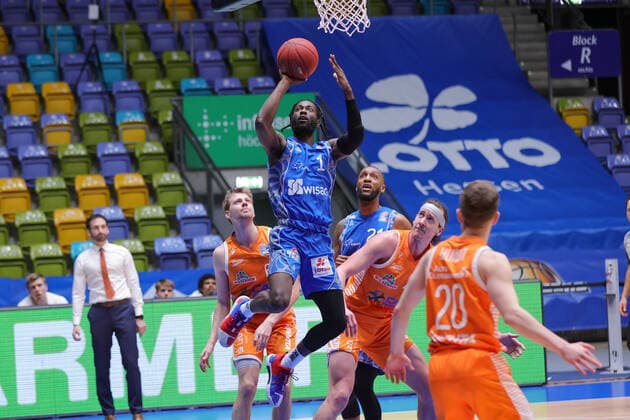 Fraport Skyliners RASTA Vechta, easyCredit BBL Matt Mobley Fraport Skyliners, 1 vs Dennis Clifford RASTA Vechta, 42 Basketball match of the easyCredit BBL between Fraport Skyliners and RASTA Vechta on 4 March 2021 at Fraport Arena in Frankfurt am Main , Frankfurt am Main Hesse Germany Fraport Arena