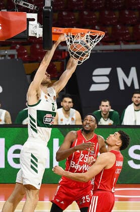 04 03 2021, xemx, basketball BBL Bundesliga, FC Bayern Muenchen basketball Panathinaikos Athens emspor, v l Georgios Papagiannis Panathinaikos Athens dunking Muenchen