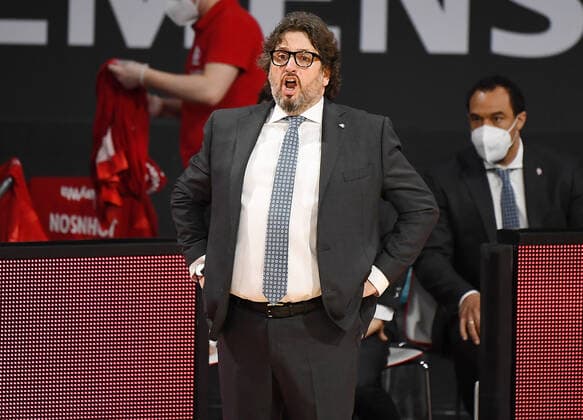 04 03 2021, xemx, Basketball BBL Bundesliga, FC Bayern Muenchen Basketball Panathinaikos Athens emspor, v l Head Coach Andrea Trinchieri FC Bayern Basketball Muenchen