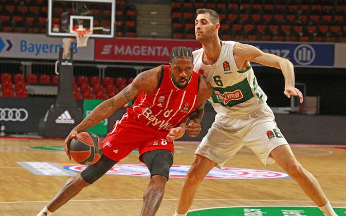 8 Jalen Reynolds FCBB red, vs 6 Georgios Papagiannis Panathinaikos basketball, EuroLeague, FC Bayern Munich vs Panathinaikos OPAP at Audi Dome, 04 03 2021 PHOTO Mladen Lackovic LakoPress.