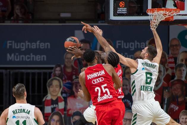 Jalen Reynolds 8 FC Bayern , Georgios Paapagiannis 6 Panathinaikos Athens , FC Bayern Basketball vs Panathinaikos Athens, EuroLeague, 04 03 2021 Muenchen Bayern Germany Copyright: xkolbert-press UlrichxGamelx