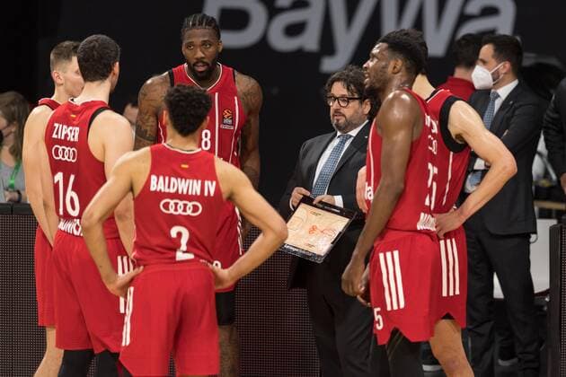 Basketball, Euroleague, FC Bayern Munich Panathinaikos Athens In picture Head Coach of FC Bayern Munich Andrea TRINCHIERI Tactics Board Munich Audi Dome Bayern Germany Copyright: Passion2Press.dex xMarkusxFischerx