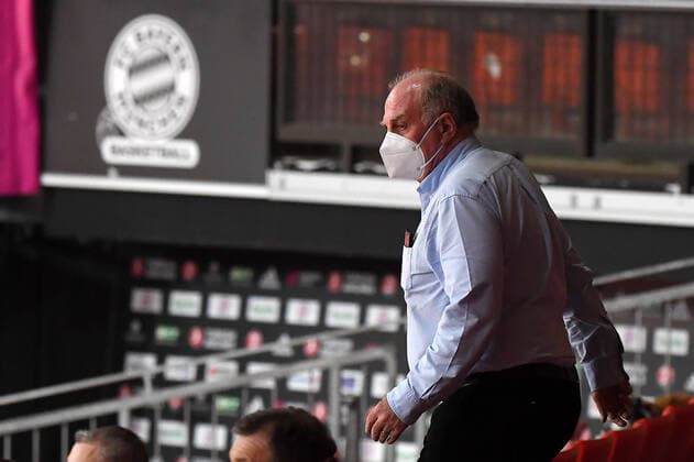 04 03 2021, xemx, basketball BBL Bundesliga, FC Bayern Muenchen basketball Panathinaikos Athens emspor, v l Uli Hoeness FC Bayern Muenchen Muenchen