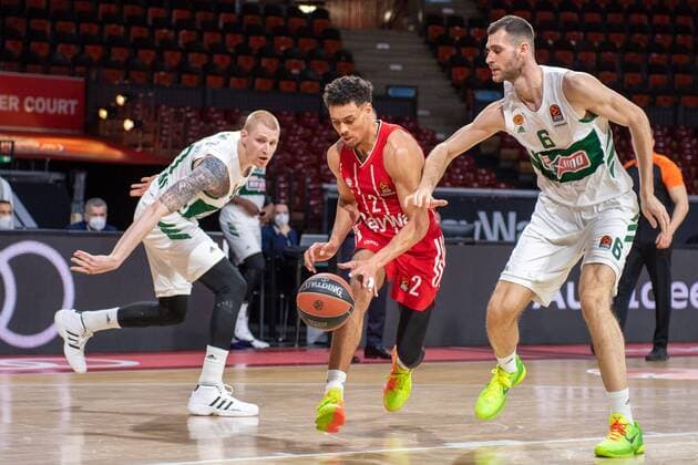 Wade Baldwin 2 FC Bayern , Georgios Paapagiannis 6 Panathinaikos Athens , FC Bayern Basketball vs Panathinaikos Athens, EuroLeague, 04 03 2021 Muenchen Bayern Germany Copyright: xkolbert-press UlrichxGamelx