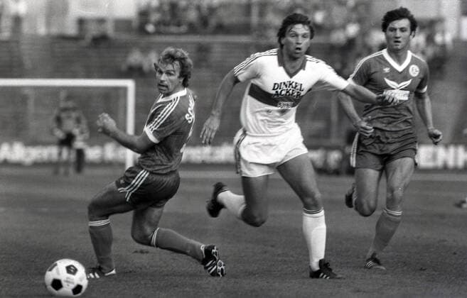 24 08 82 VfB Stuttgart FC Schalke 04 Germany, Stuttgart, 24 08 1982, Football, Bundesliga, Season 1982 1983, VfB Stuttgart FC Schalke 04 2 1 v l Bernard Dietz FC Schalke 04 , Kurt Niedermayer VfB Stuttgart